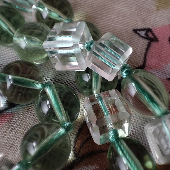 Glass Clear Green Ice Cube Square and Oval  Acrylic Long Bead Necklace Tal… - Picture 7 of 10